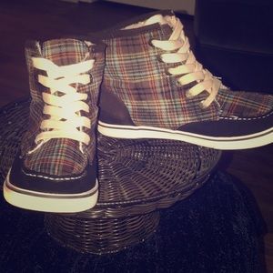 COPY - Roxy brown plaid fur-lined boot.